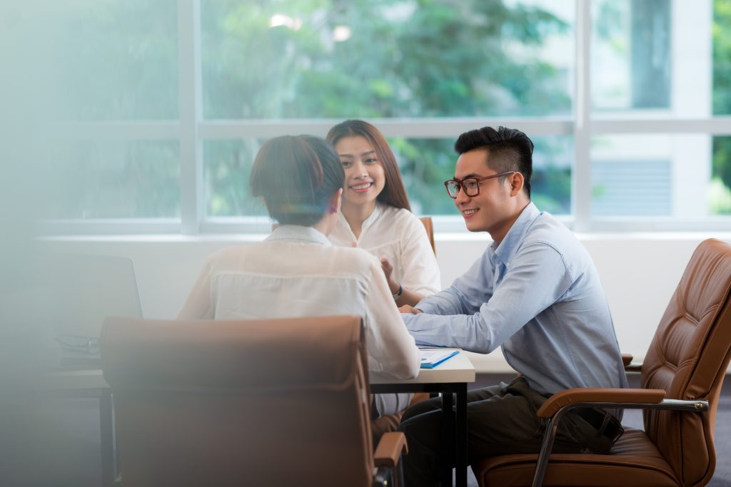 Group,Of,Vietnamese,Business,People,Planning,Their,Work